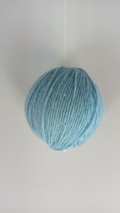 Pelote de laine Mérinos (50 g) – Uni Bleu Ciel et ses déclinaisons en chinés