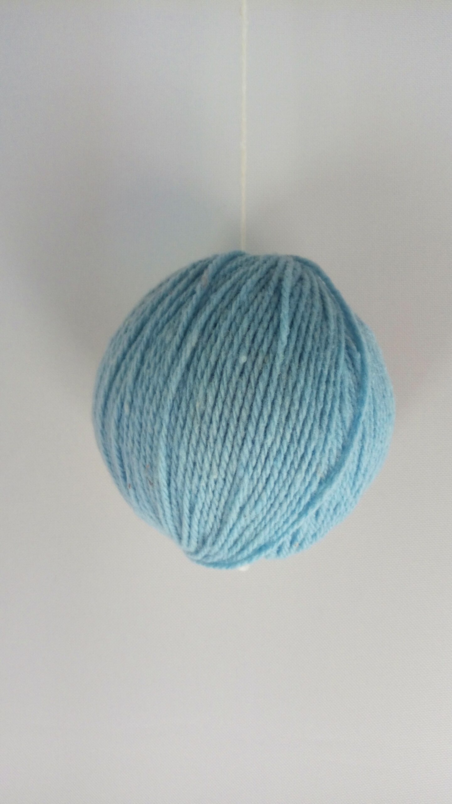 Pelote de laine Mérinos (50 g) – Uni Bleu Ciel et ses déclinaisons en chinés